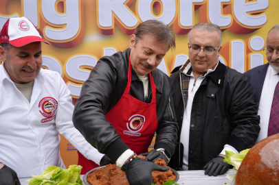 Bahçelievler’de 5 ton çiğ köfte dağıtıldı   